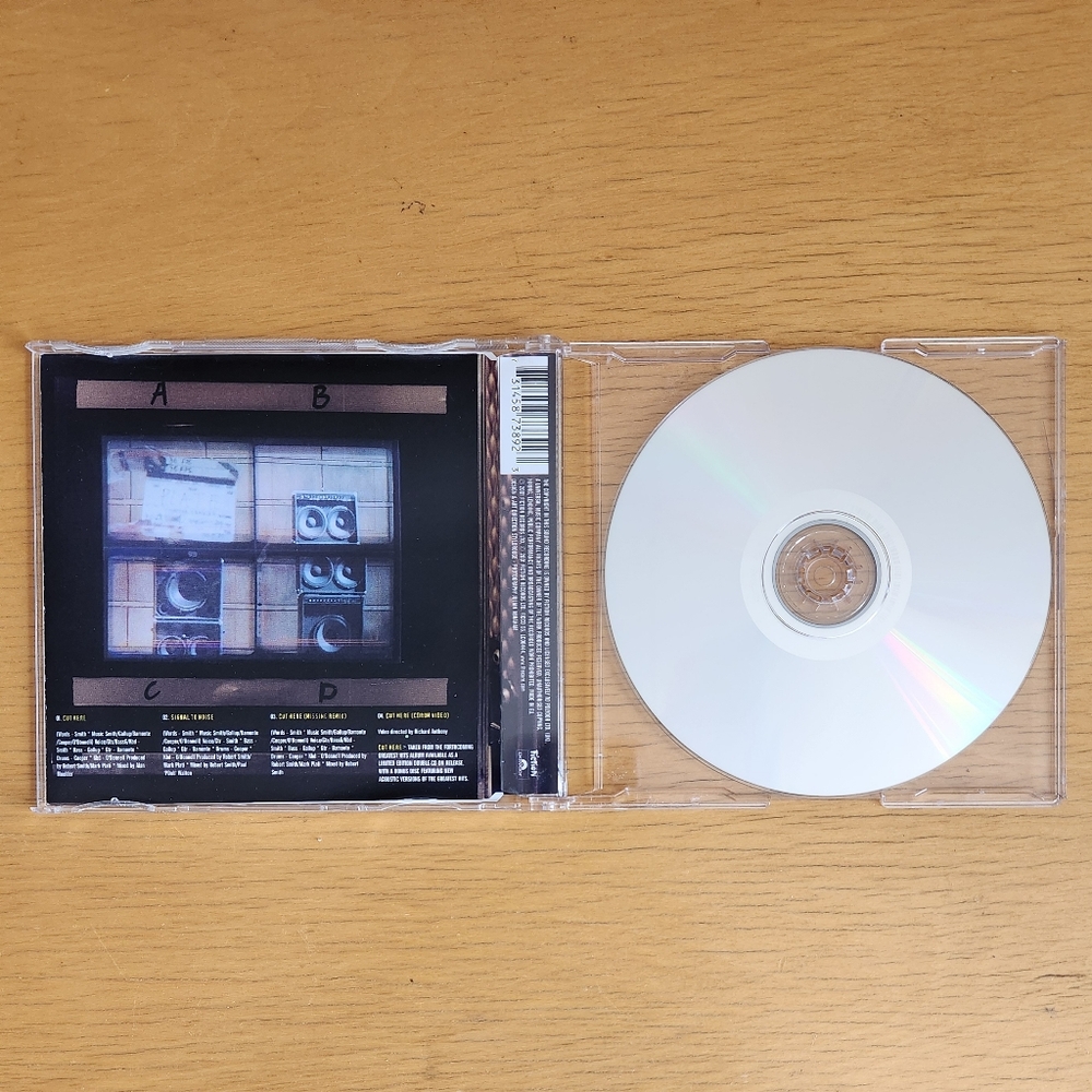The Cure "Limited Edition Hits Double CD!", "Cut Here" - CDs (Lot of 2) - Picture 4 of 9
